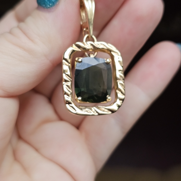 14k green sapphire pendant. Stamped 14k and tested. Green sapphire tested on gem - Picture 6 of 9